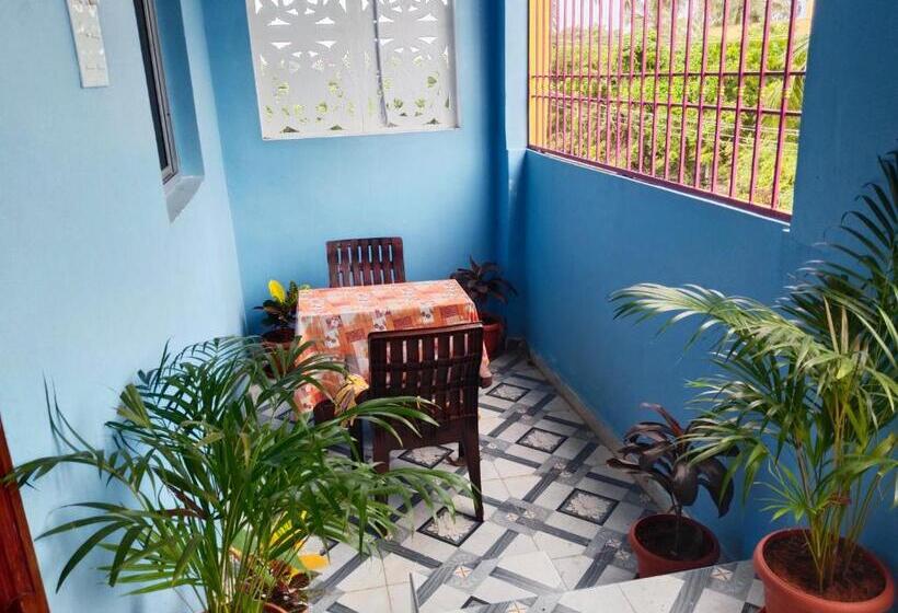 هتل Sea View Beach House