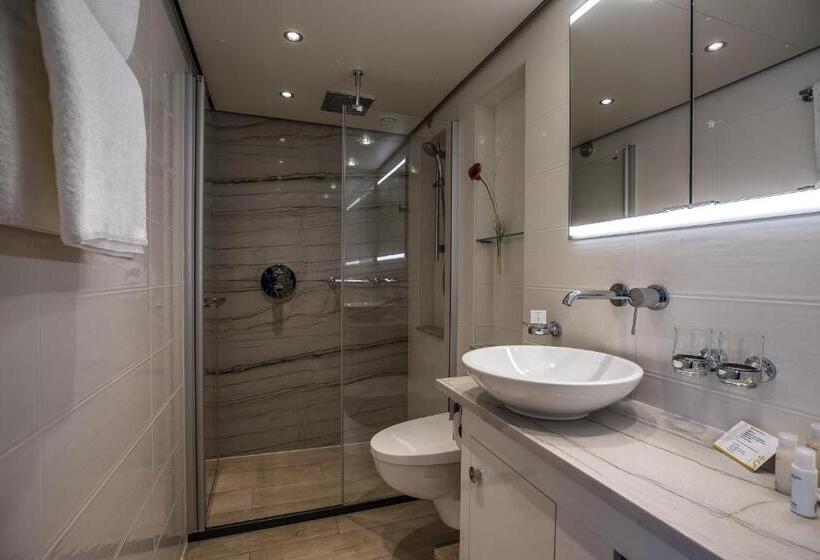 هتل Viva Riverside 4 Köln