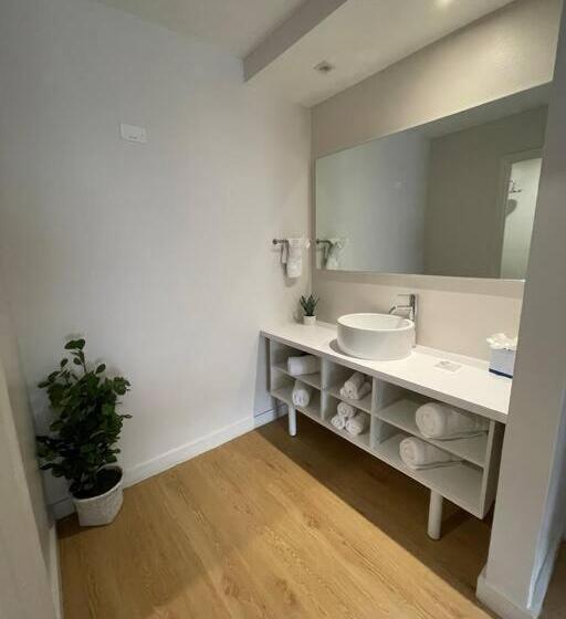 Newly Renovated Room In Cozy Hotel Near Disney 2