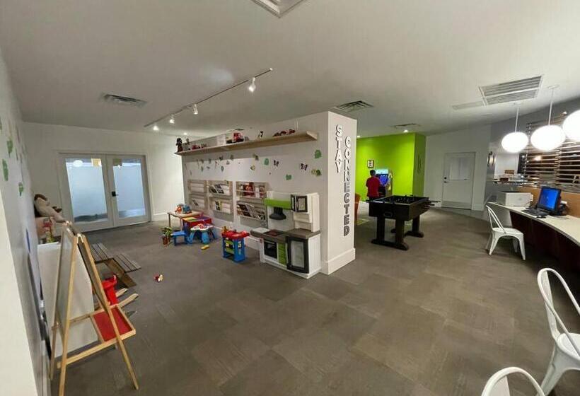 Newly Renovated Room In Cozy Hotel Near Disney 2