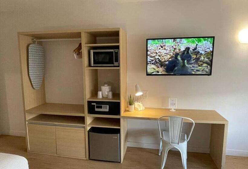 Newly Renovated Room In Cozy Hotel Near Disney 2