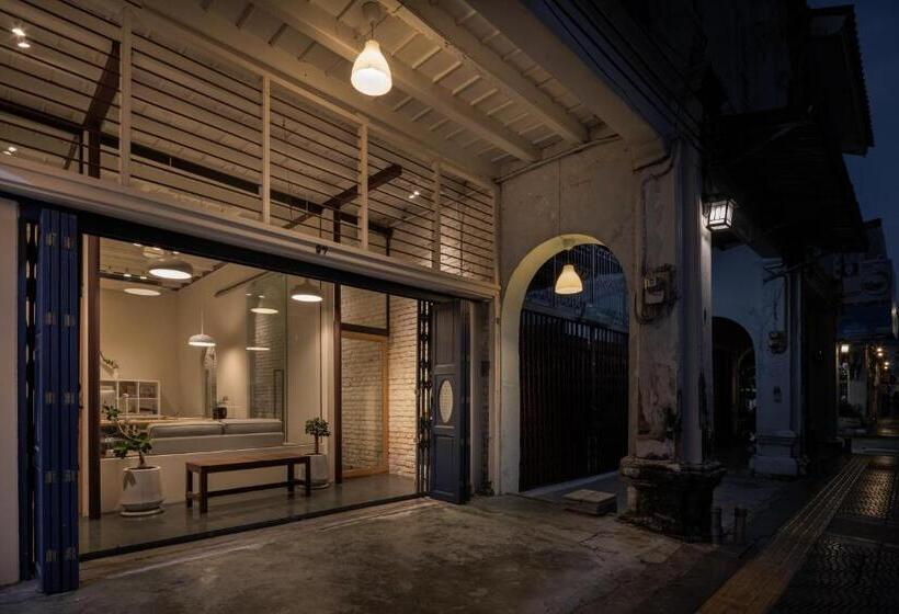ペンション 97 Yaowarat   Phuket Old Town