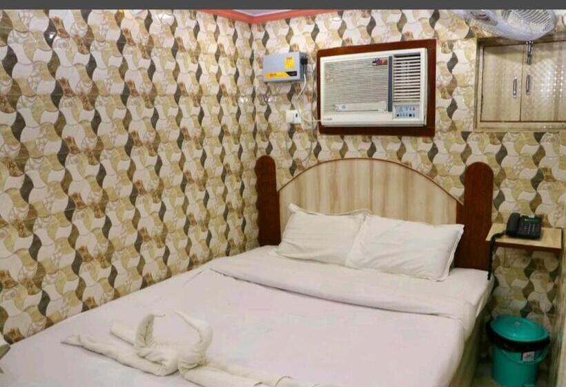 פנסיון Gopal Residency