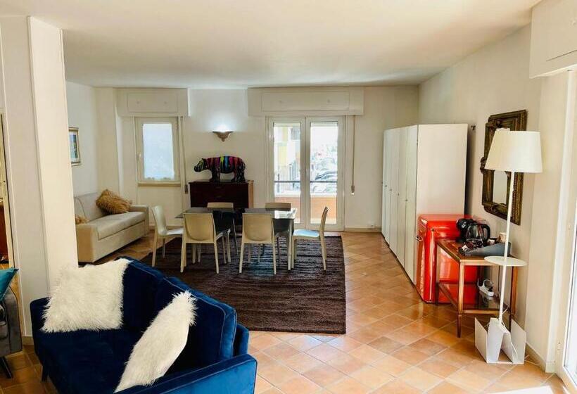Wild Rooms&house
