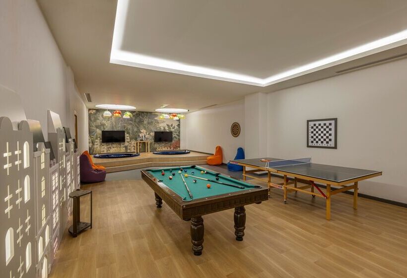 Arcanus Hotels Trendline Side