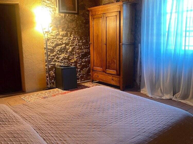 Room In B&b   Sottotono Agriturismo With Swimming Pool On Florence Surrounded By Greenery