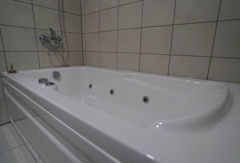 تختخواب و صبحانه Kumru Suitesseda Pansi̇yon