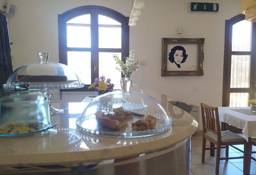 Room In B&b   Note Di Stelle Resort A Marrubiu
