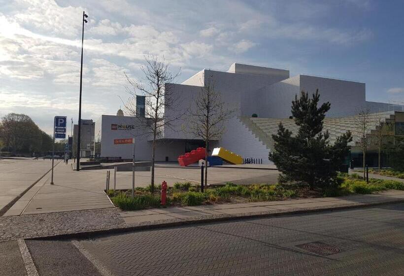 تختخواب و صبحانه Stay Billund