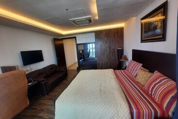 Goldcrest Apartments