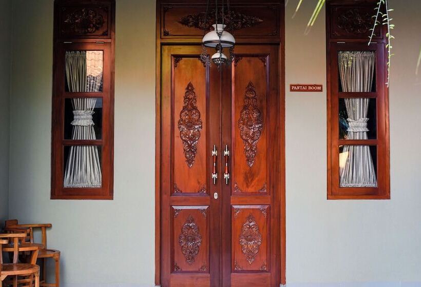 مسافرخانه Ndalem Mataram