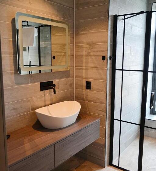 هتل Andenes Suite