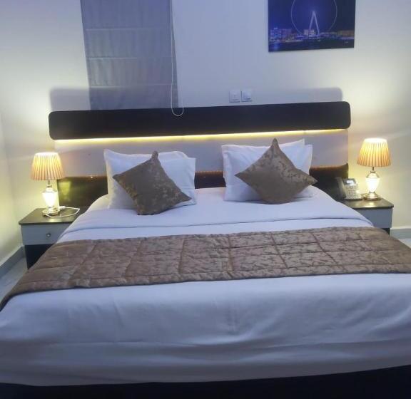 Apartment 79 Hotel & Suite