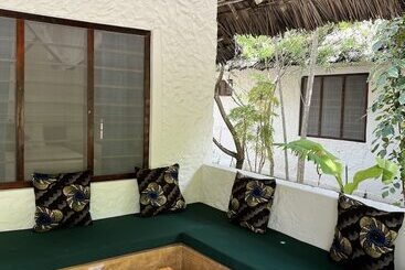 هتل Karanga Bungalows