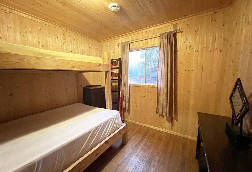 ホテル Lake Onaping Lodge
