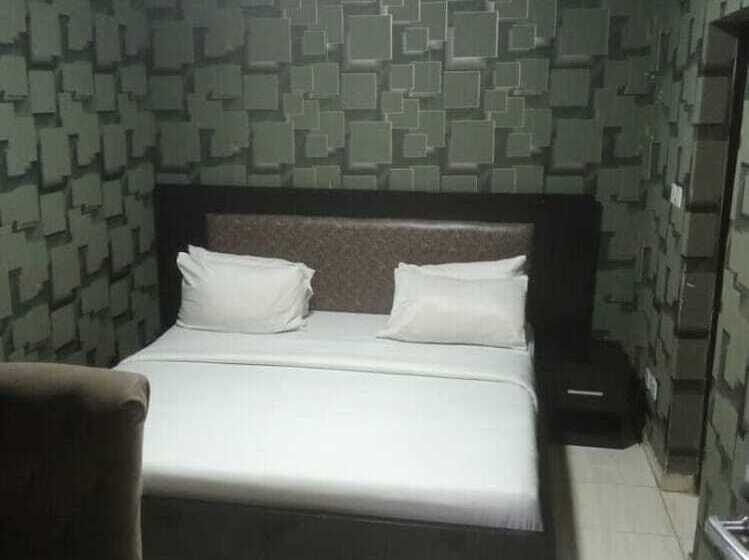 هتل Sky Suites