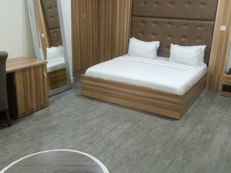 هتل Sky Suites