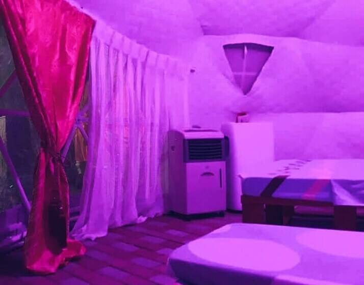 پانسیون Liwa Liw Beach Villas & Dome Glamping