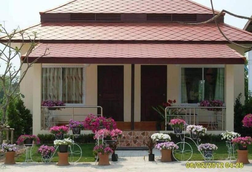 پانسیون Pennaung Resort