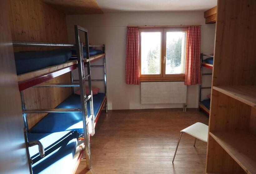 ユースホステル Tgantieni Sot   Haus Mit Herz