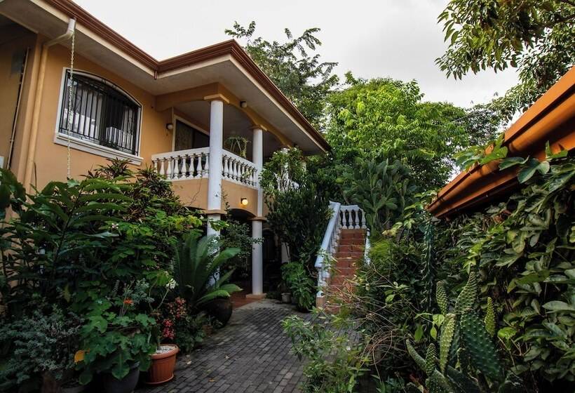 Anona Guesthouse
