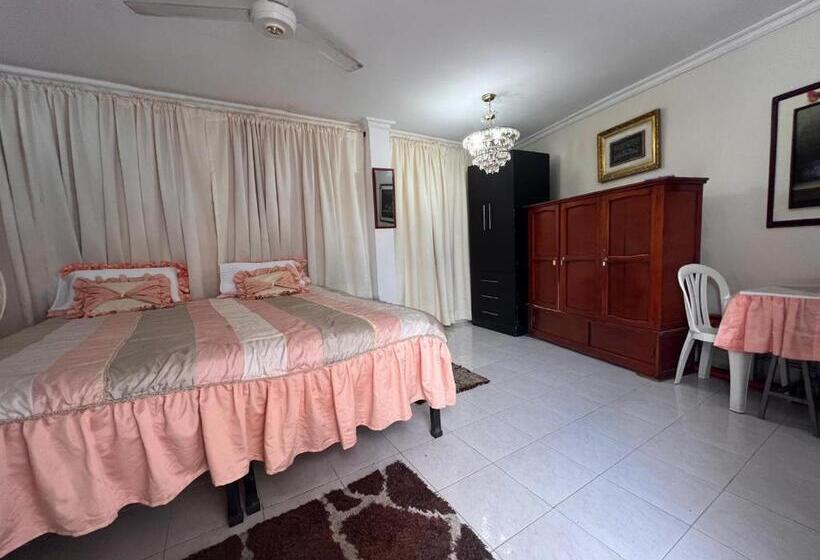 Apartamentos Y Estudios Manga Real