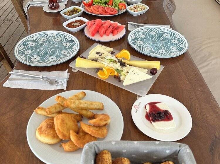تختخواب و صبحانه Apelles Butik Otel