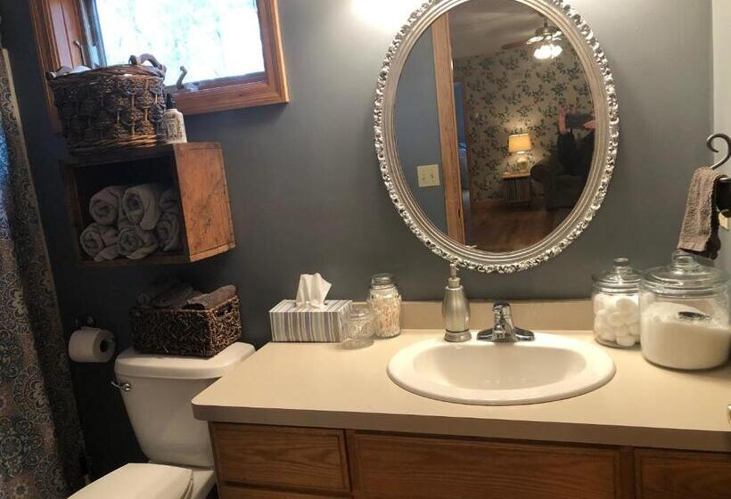 Bed And Breakfast Suite At The Wooded Retreat