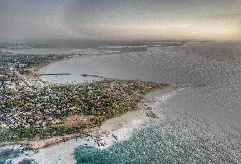 تختخواب و صبحانه The Bungalow Hambantota