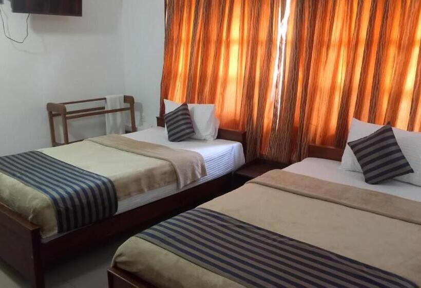 تختخواب و صبحانه The Bungalow Hambantota