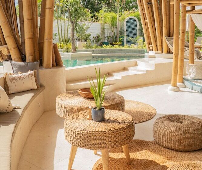 تختخواب و صبحانه Villa Tokay   Luxury Private Villas