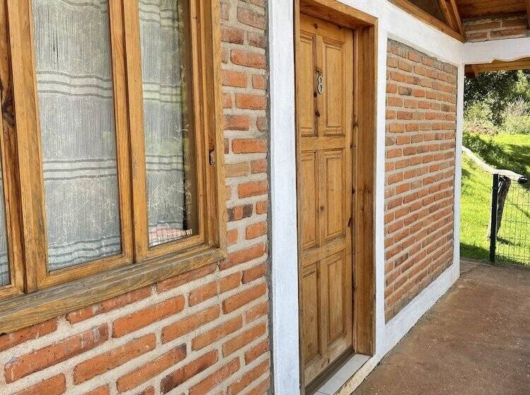 هتل Cabañas Los Pirineos