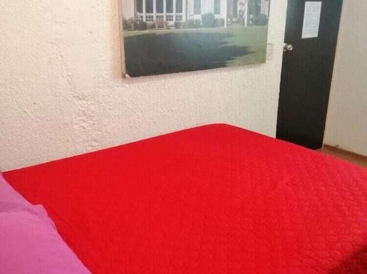 هتل Casita Del Arbol