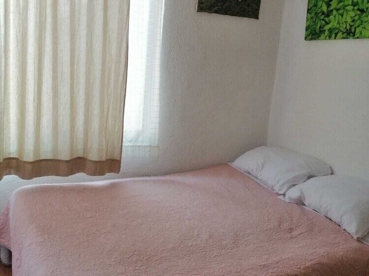هتل Casita Del Arbol