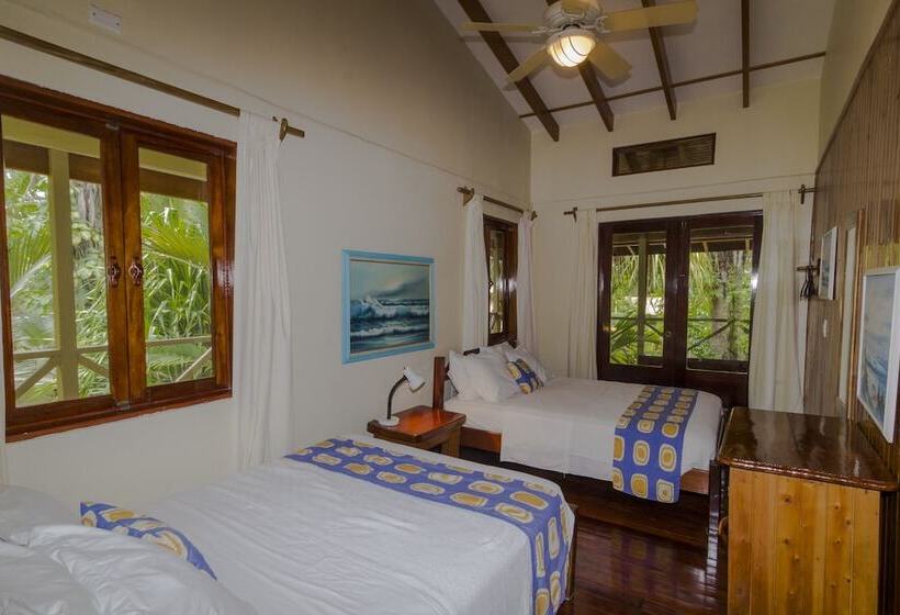 酒店 La Ponderosa Beach & Jungle Resort