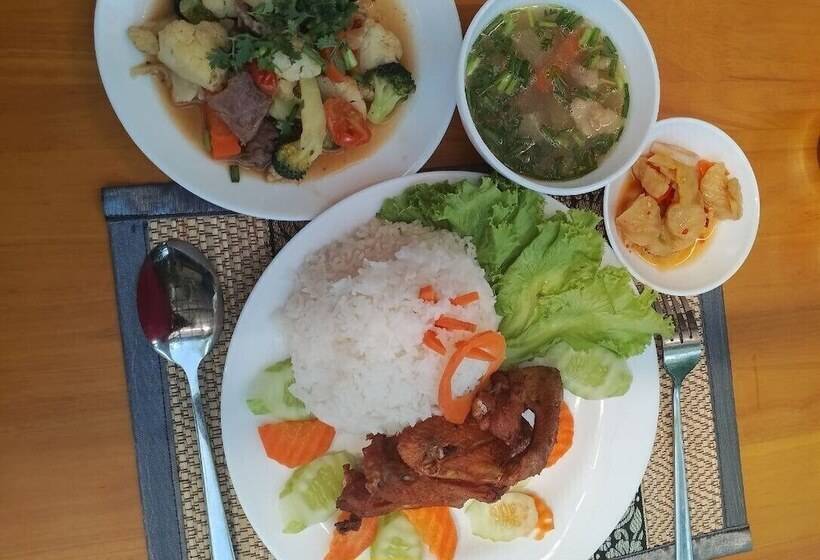 فندق Secret Head Quarters Phnom Penh