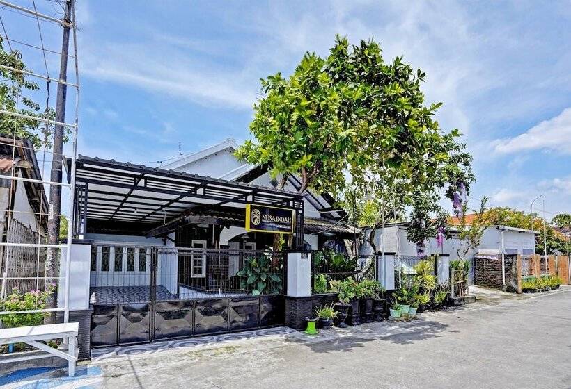 فندق Spot On 91868 Nusa Indah Guest House Syariah