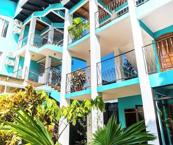 هتل The Blue Suites & Spa