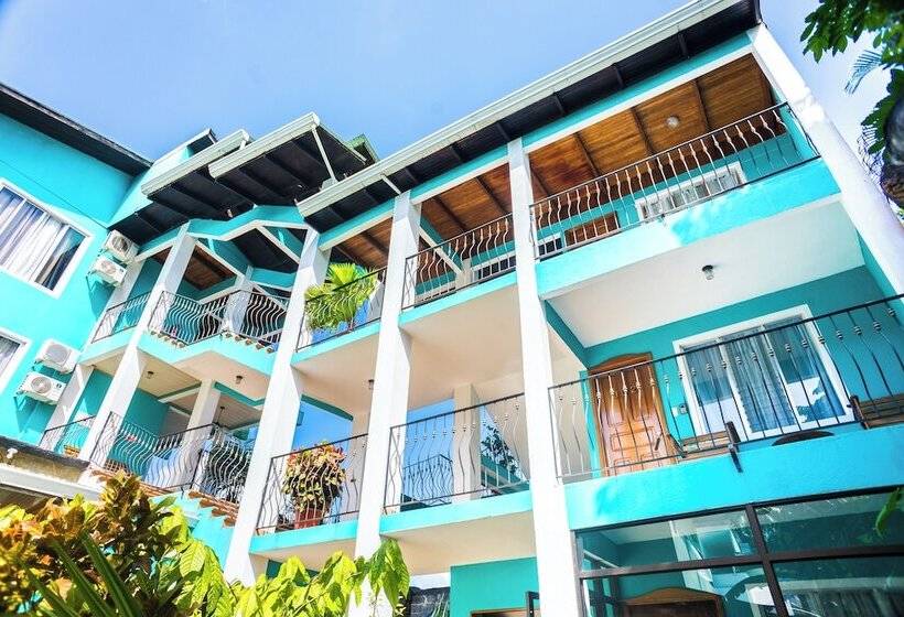 هتل The Blue Suites & Spa