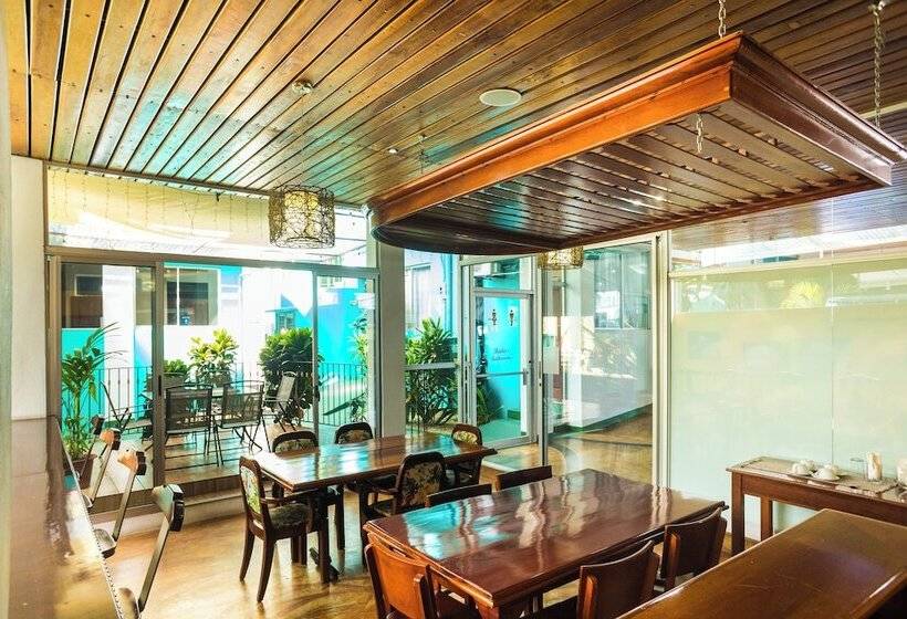 هتل The Blue Suites & Spa