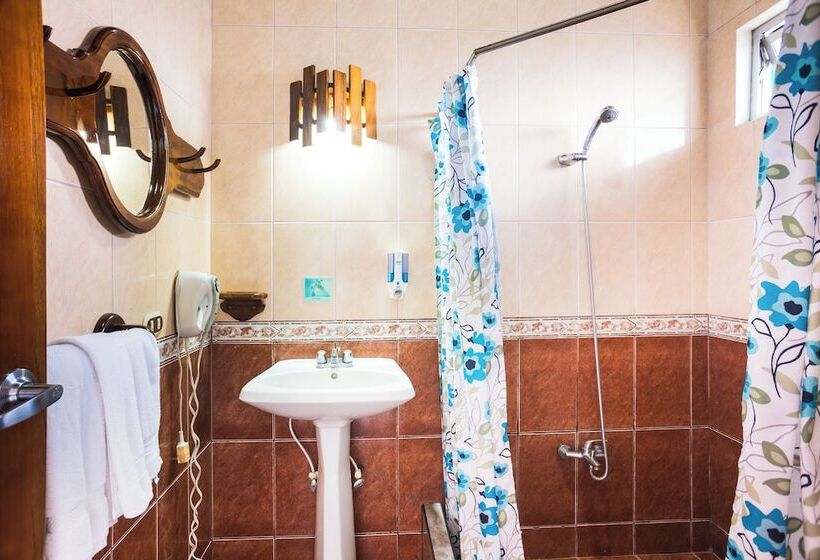هتل The Blue Suites & Spa