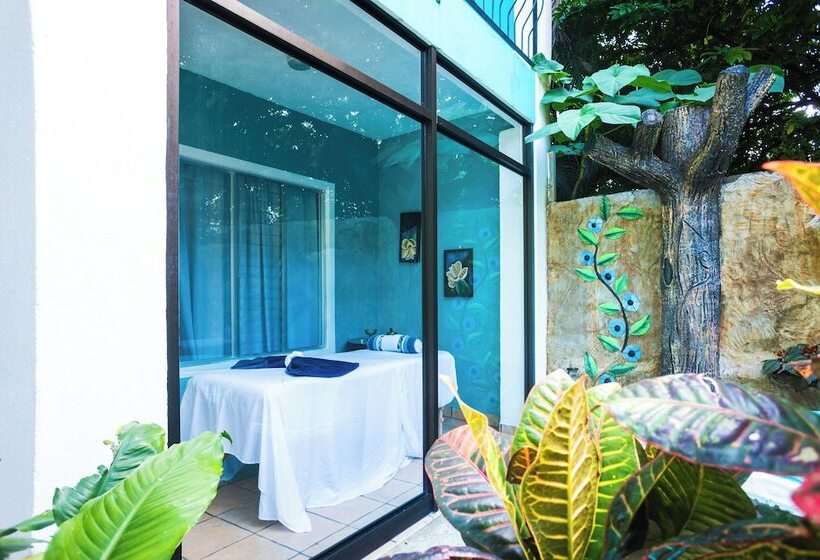 هتل The Blue Suites & Spa