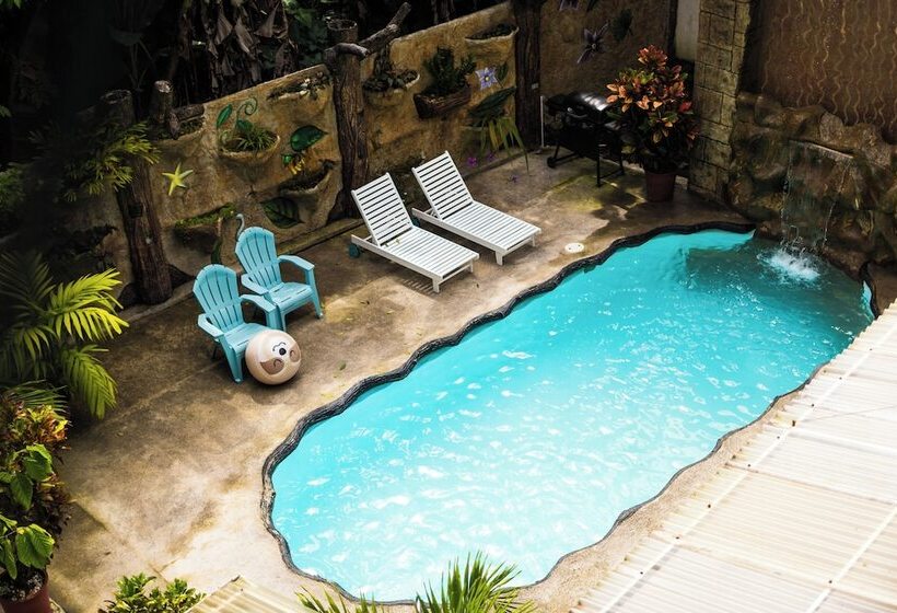 هتل The Blue Suites & Spa