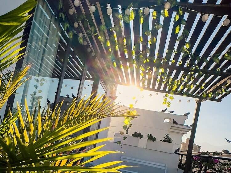 هتل The Orange House