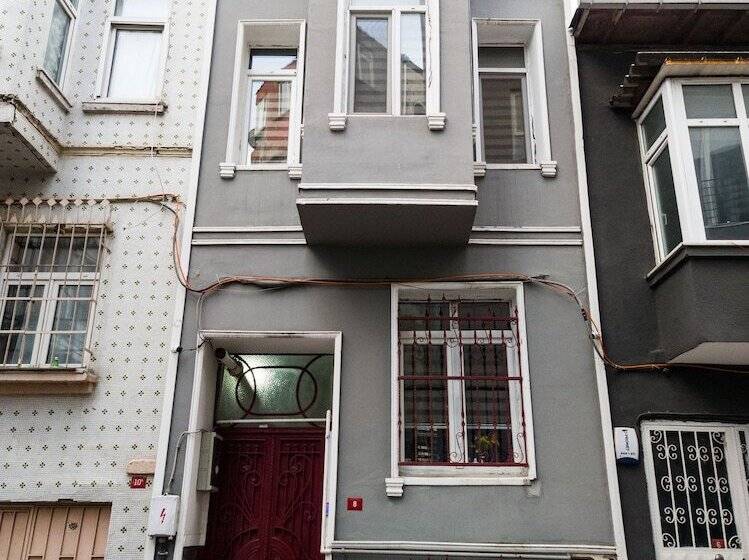 هتل Zelya Flats