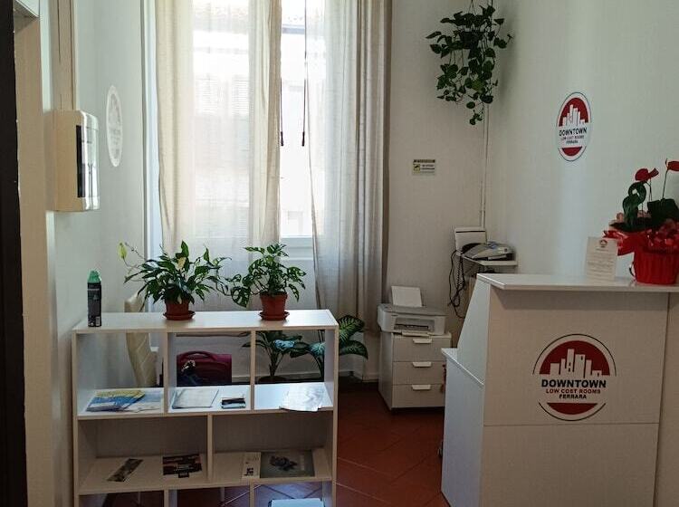 پانسیون Downtown Ferrara   Low Cost Rooms