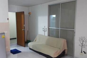 Popular Condo Muangthong Thani