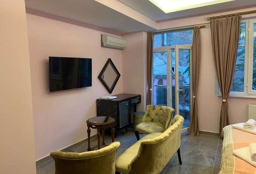 Taksim Miran Suit