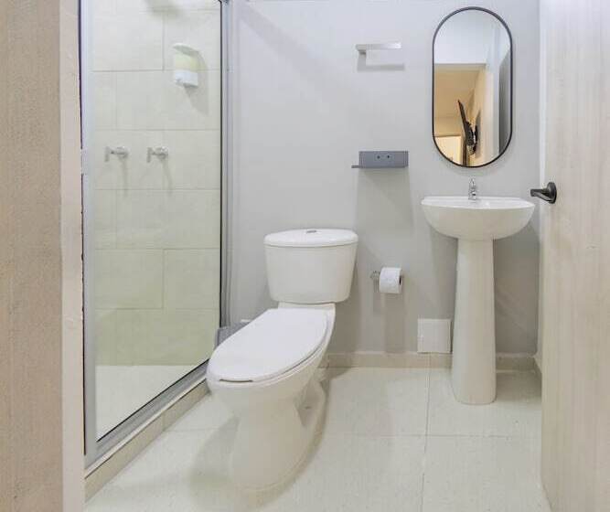 Ventiuna Hotel & Hostel