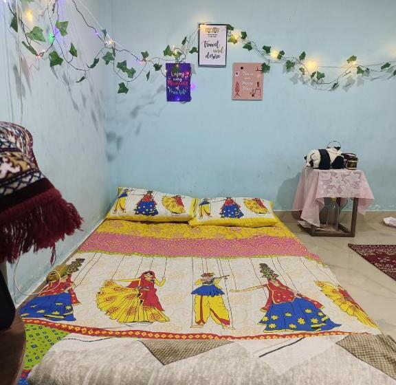 הוסטל Traveller S Nest
